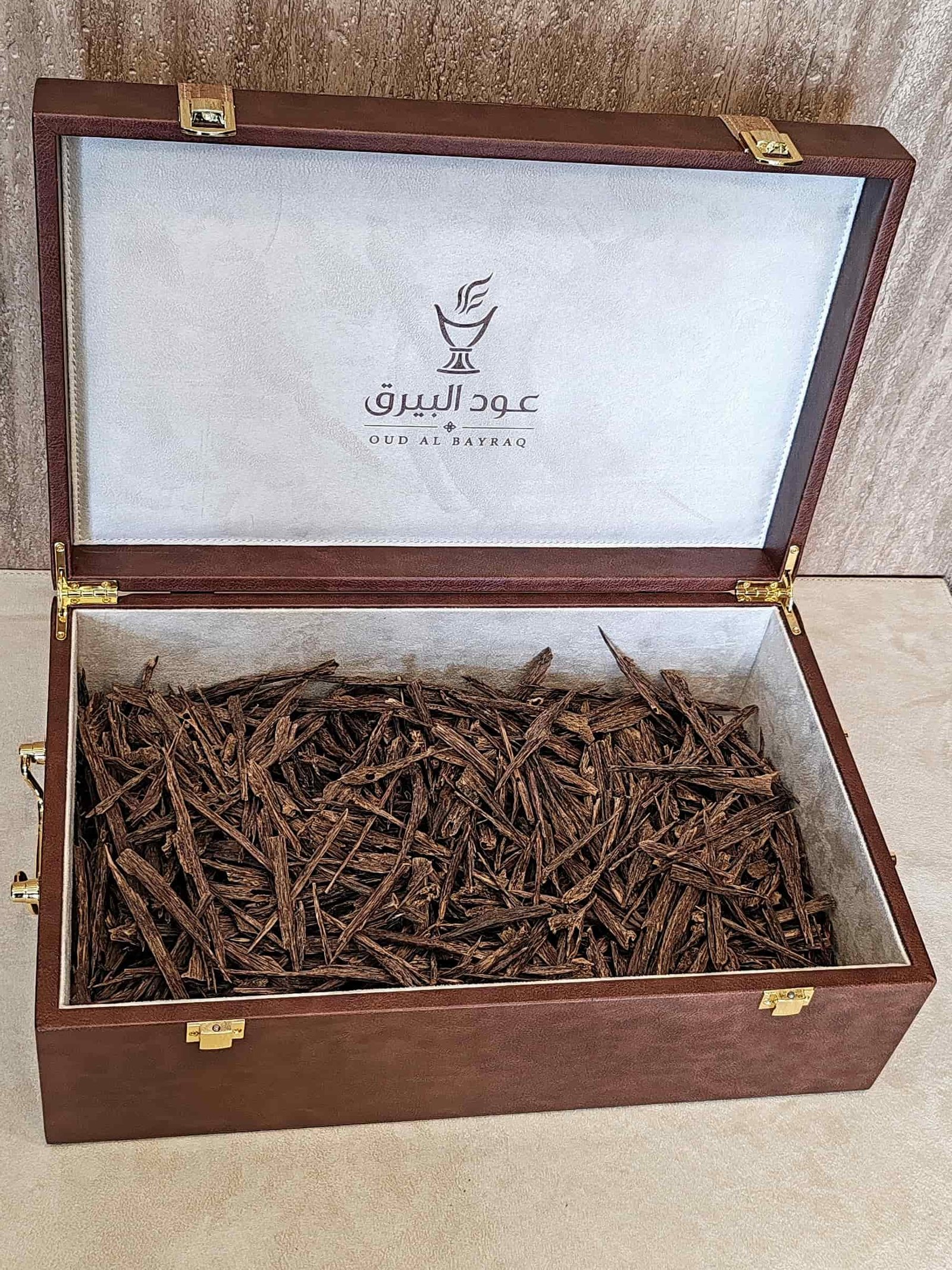 Indian Oud Sala Royal VIP